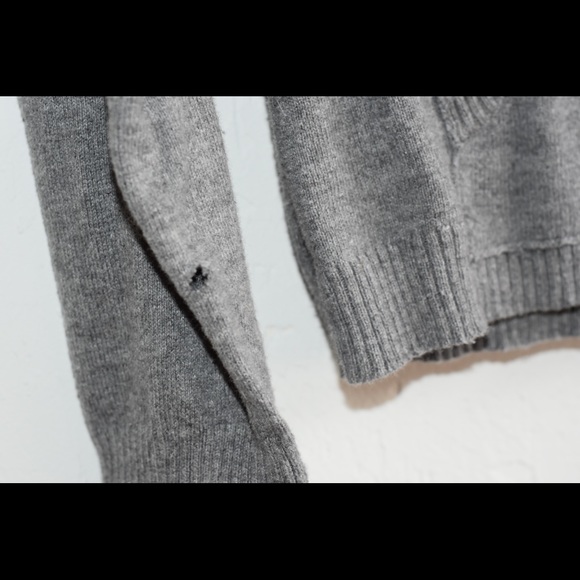 Fox sweater with buttons and graphic lettering - Picture 2 of 5